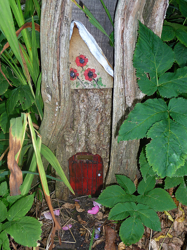 Furzey Gardens New Forest Fairy Door '4 Wisteria'